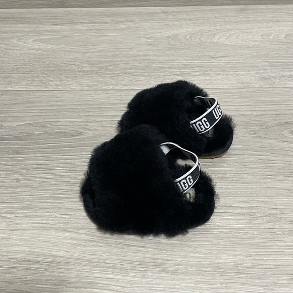 UGG Fluff Yeah Baby Shoes Like New - Picture 1 of 4